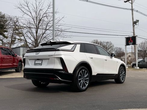 Used 2024 Cadillac Lyriq Sport image 4