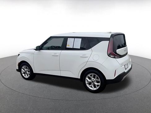 Used 2025 Kia Soul LX w/ LX Technology Package image 11