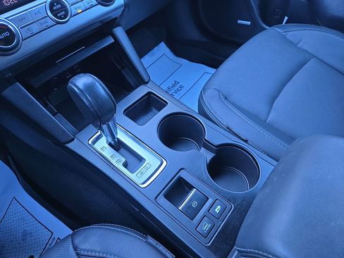 Used 2017 Subaru Outback 2.5i Limited image 26