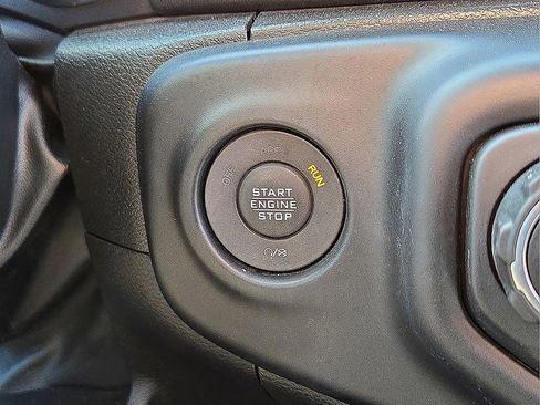 Used 2023 Jeep Wrangler Unlimited Sahara image 31