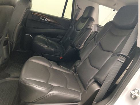 Used 2018 Cadillac Escalade Luxury RWD image 18