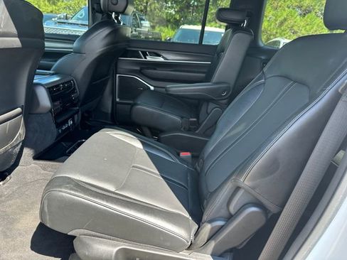 Used 2023 Jeep Wagoneer Series III w/ Convenience Group I image 13