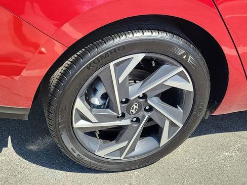 Used 2025 Hyundai Elantra Sport FWD image 26