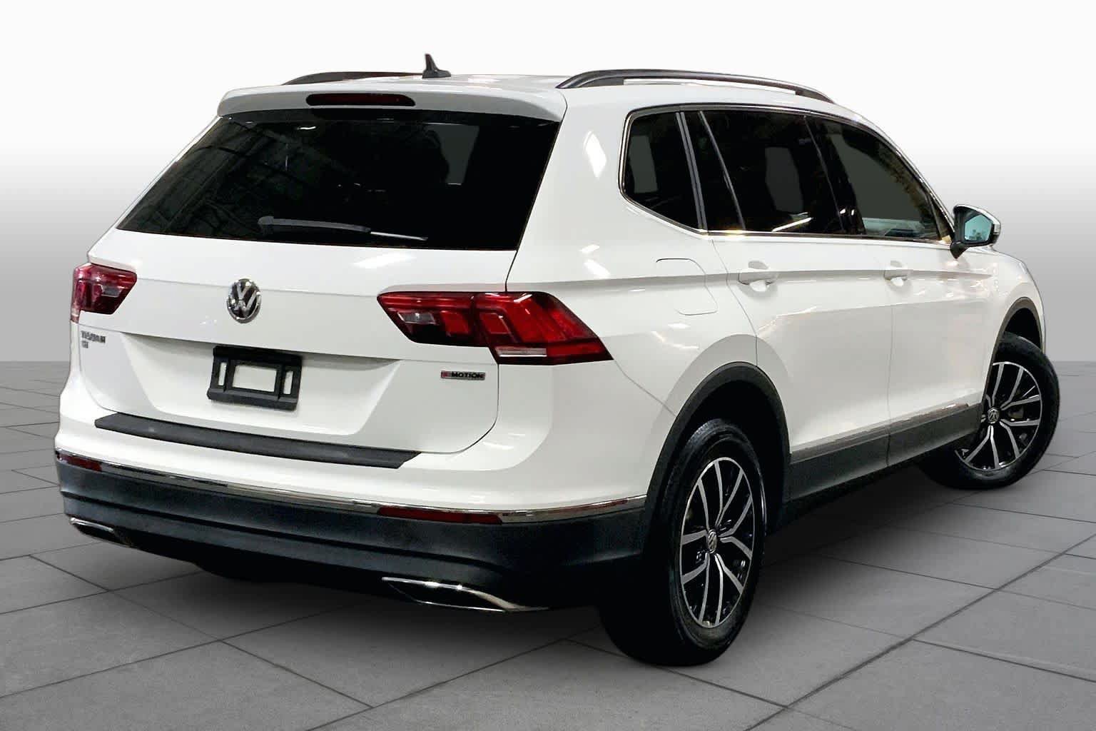Used 2021 Volkswagen Tiguan SE w/ Panoramic Sunroof Package AWD/4WD image 13