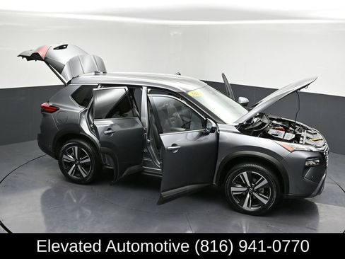 Used 2025 Nissan Rogue SL FWD image 32