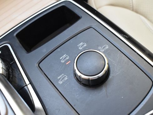 Used 2018 Mercedes-Benz GLE 350 w/ Premium 1 Package image 28