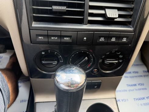 Used 2007 Ford Explorer Sport Trac XLT AWD/4WD image 28