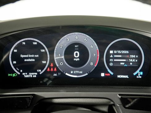 Certified 2024 Porsche Cayenne Coupe AWD/4WD image 25
