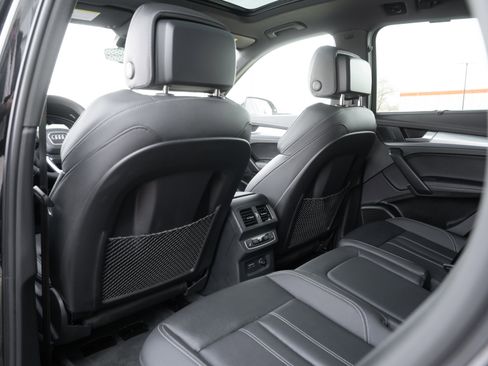 Certified 2025 Audi Q5 Prestige image 26