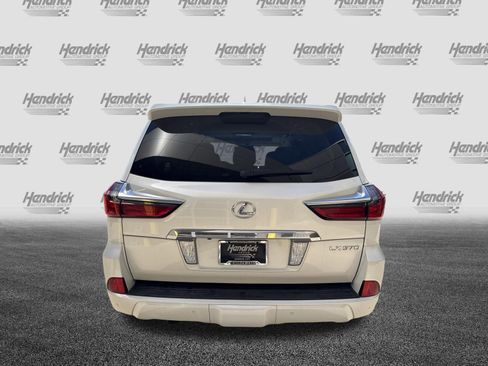 Used 2017 Lexus LX 570 4WD w/ Luxury Package image 9