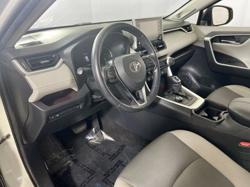 Used 2020 Toyota RAV4 Limited w/ All Weather Liner Package AWD/4WD image 9