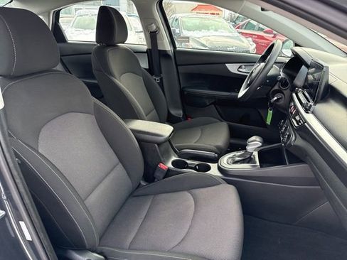 Used 2023 Kia Forte LXS image 40