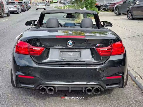 Used 2015 BMW M4 Convertible image 9