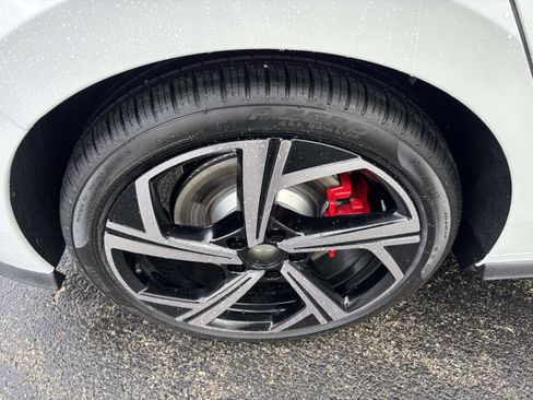 New 2026 Volkswagen GTI SE FWD image 10