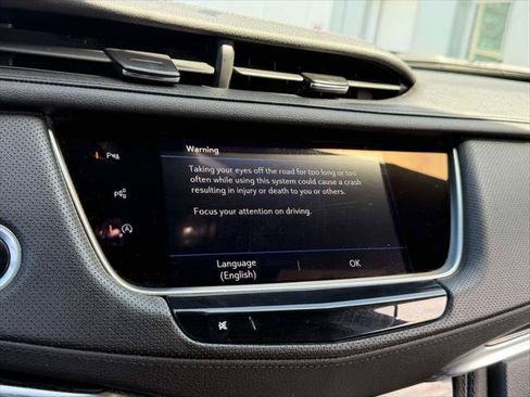 Used 2022 Cadillac XT5 Premium Luxury w/ Technology Package AWD/4WD image 31