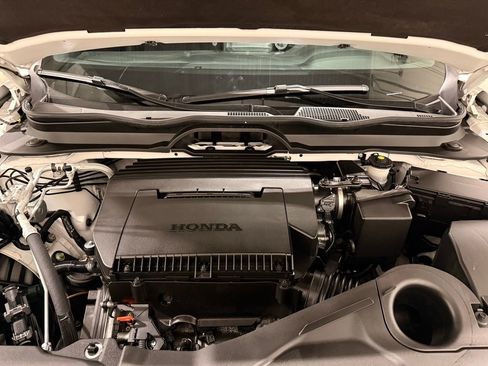 Used 2025 Honda Pilot Sport image 11