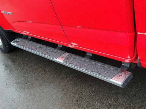 Used 2015 Chevrolet Colorado LT w/ Luxury Package image 22