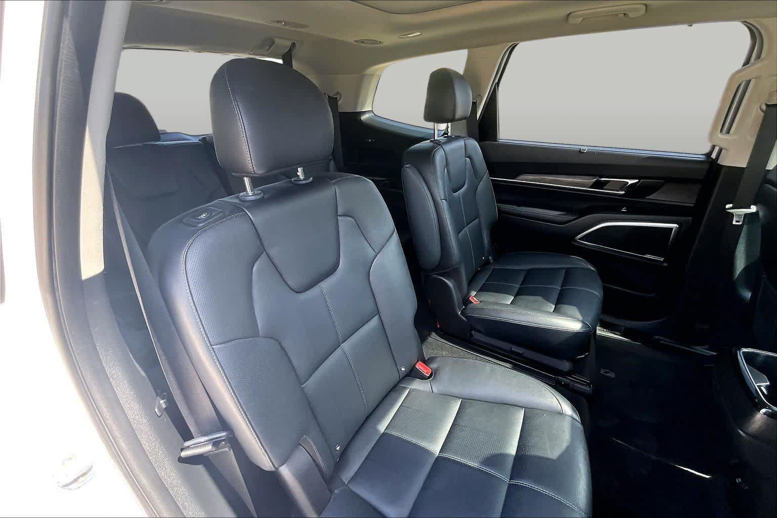 Used 2022 Kia Telluride SX w/ Towing Package FWD image 19