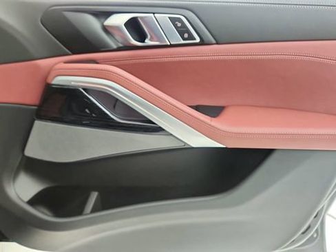 Used 2025 BMW X6 xDrive40i w/ Executive Package image 23