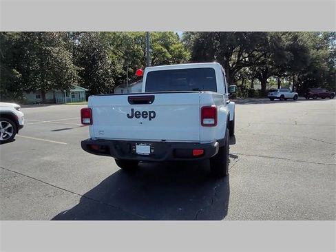 New 2025 Jeep Gladiator Sport image 30
