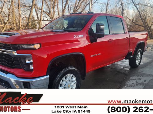 Used 2025 Chevrolet Silverado 3500 LT w/ Convenience Package image 1