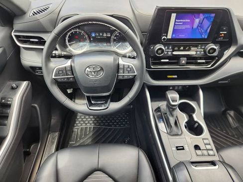Certified 2024 Toyota Highlander XSE FWD image 27