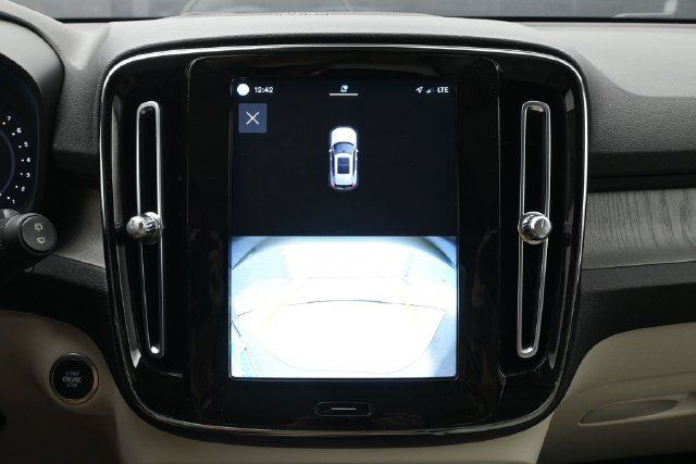 Used 2023 Volvo XC40 B5 Plus w/ Protection Package Premier AWD/4WD image 21