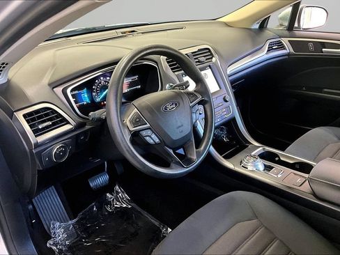 Used 2019 Ford Fusion SE FWD image 17