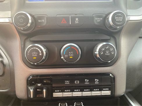 Used 2024 RAM 3500 Big Horn w/ Towing Technology Group AWD/4WD image 18