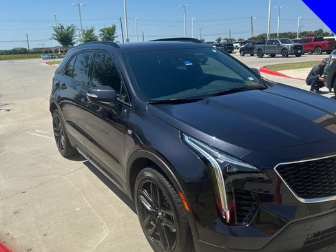 Used 2023 Cadillac XT4 Sport w/ Cold Weather Package FWD image 9