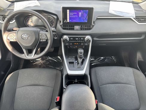 Used 2025 Toyota RAV4 XLE image 9