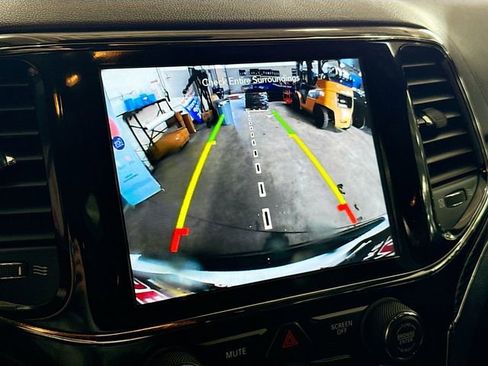 Used 2020 Jeep Grand Cherokee High Altitude image 15