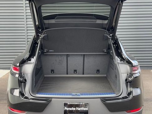 New 2025 Porsche Cayenne Coupe AWD/4WD image 32