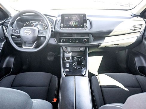 Used 2025 Nissan Rogue S image 29