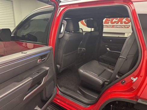 Used 2024 Toyota Sequoia Platinum image 6