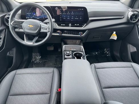 New 2026 Chevrolet Equinox LT w/ Convenience Package II AWD/4WD image 11