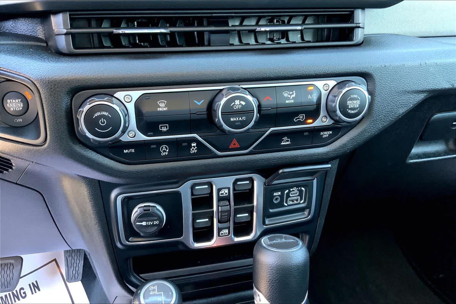 Used 2025 Jeep Gladiator Sport AWD/4WD image 30