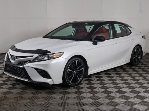 Used 2019 Toyota Camry XSE image 8