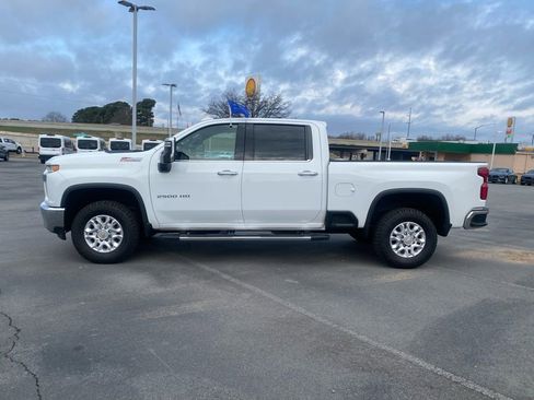 Used 2022 Chevrolet Silverado 2500 LTZ w/ LTZ Convenience Package image 4
