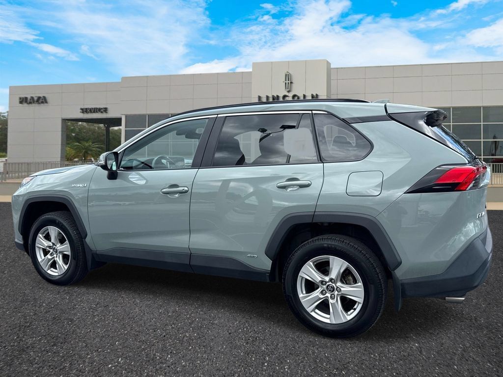 Used 2020 Toyota RAV4 XLE w/ Convenience Package AWD/4WD image 5