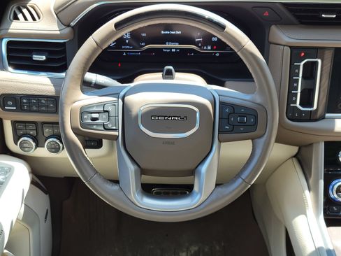 Used 2024 GMC Yukon XL Denali w/ Denali Reserve Package AWD/4WD image 28
