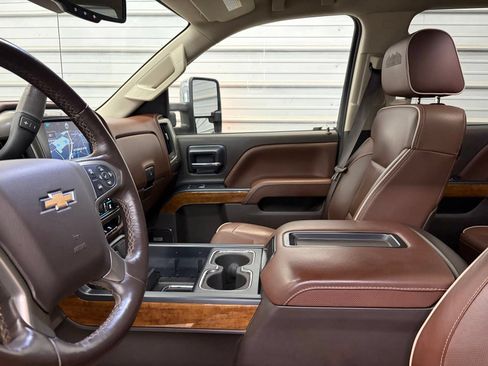 Used 2015 Chevrolet Silverado 3500 High Country w/ Duramax Plus Package AWD/4WD image 15
