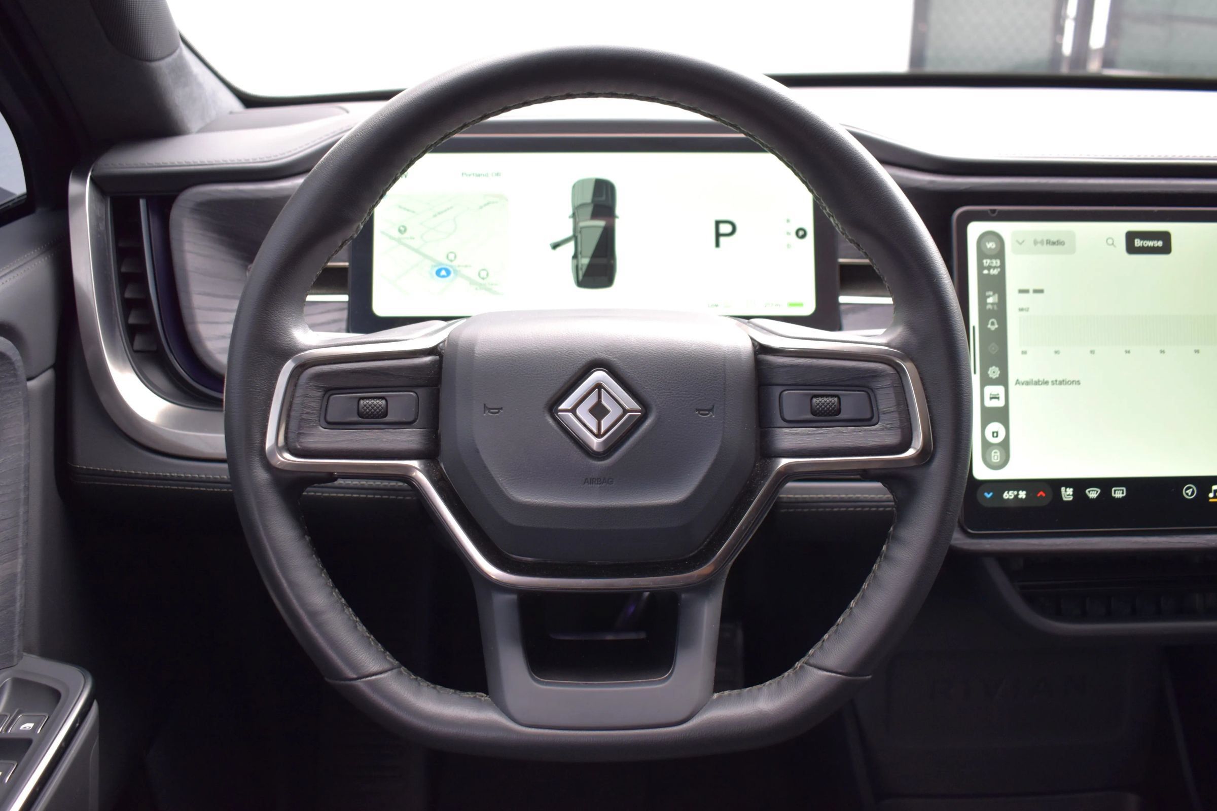 Used 2025 Rivian R1S Adventure Dual AWD/4WD image 16