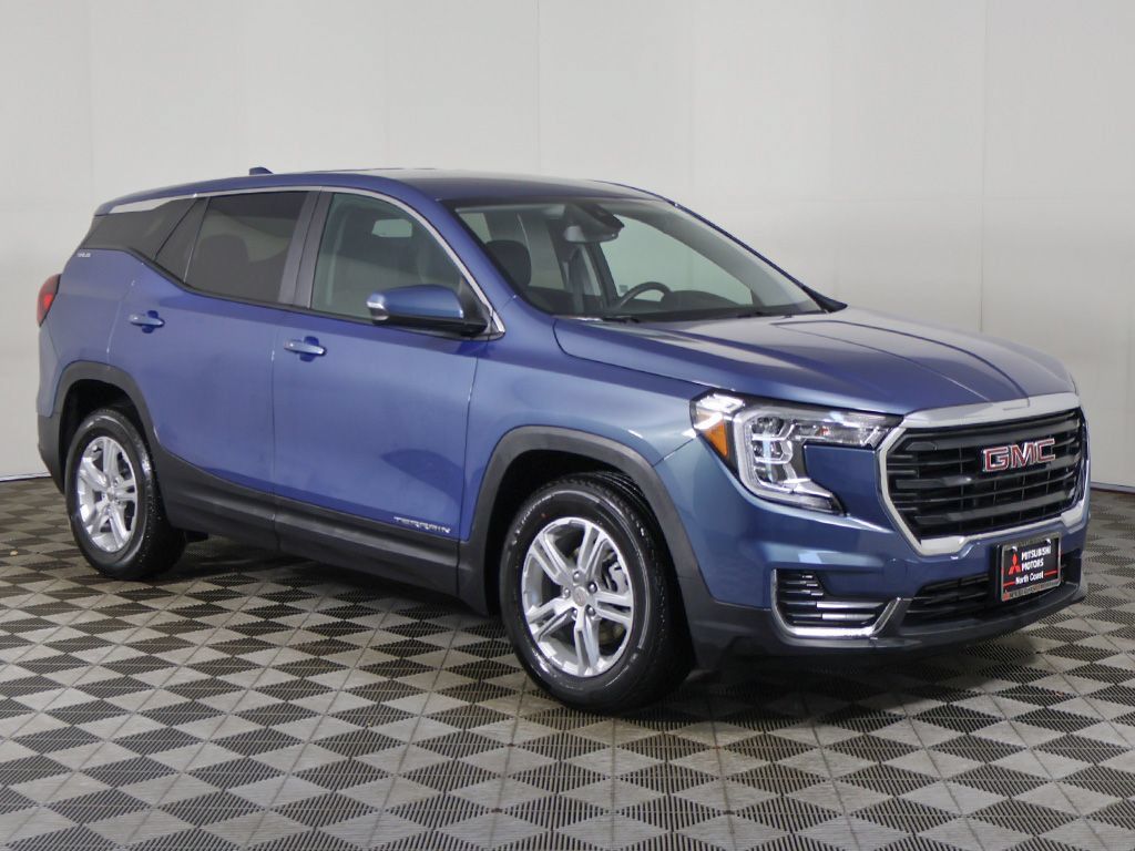 Used 2024 GMC Terrain SLE FWD image 2