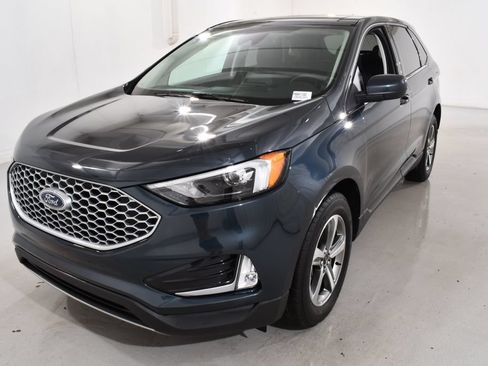 Used 2023 Ford Edge SEL w/ Convenience Package AWD/4WD image 2