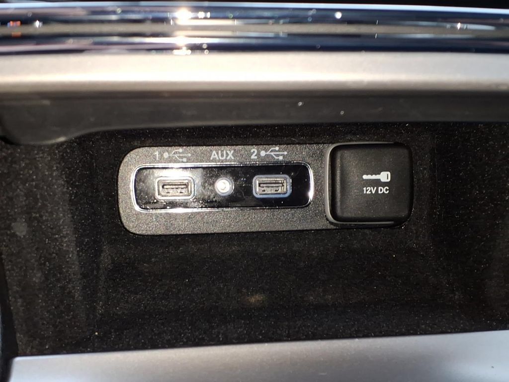 Used 2019 Jeep Grand Cherokee Limited AWD/4WD image 27