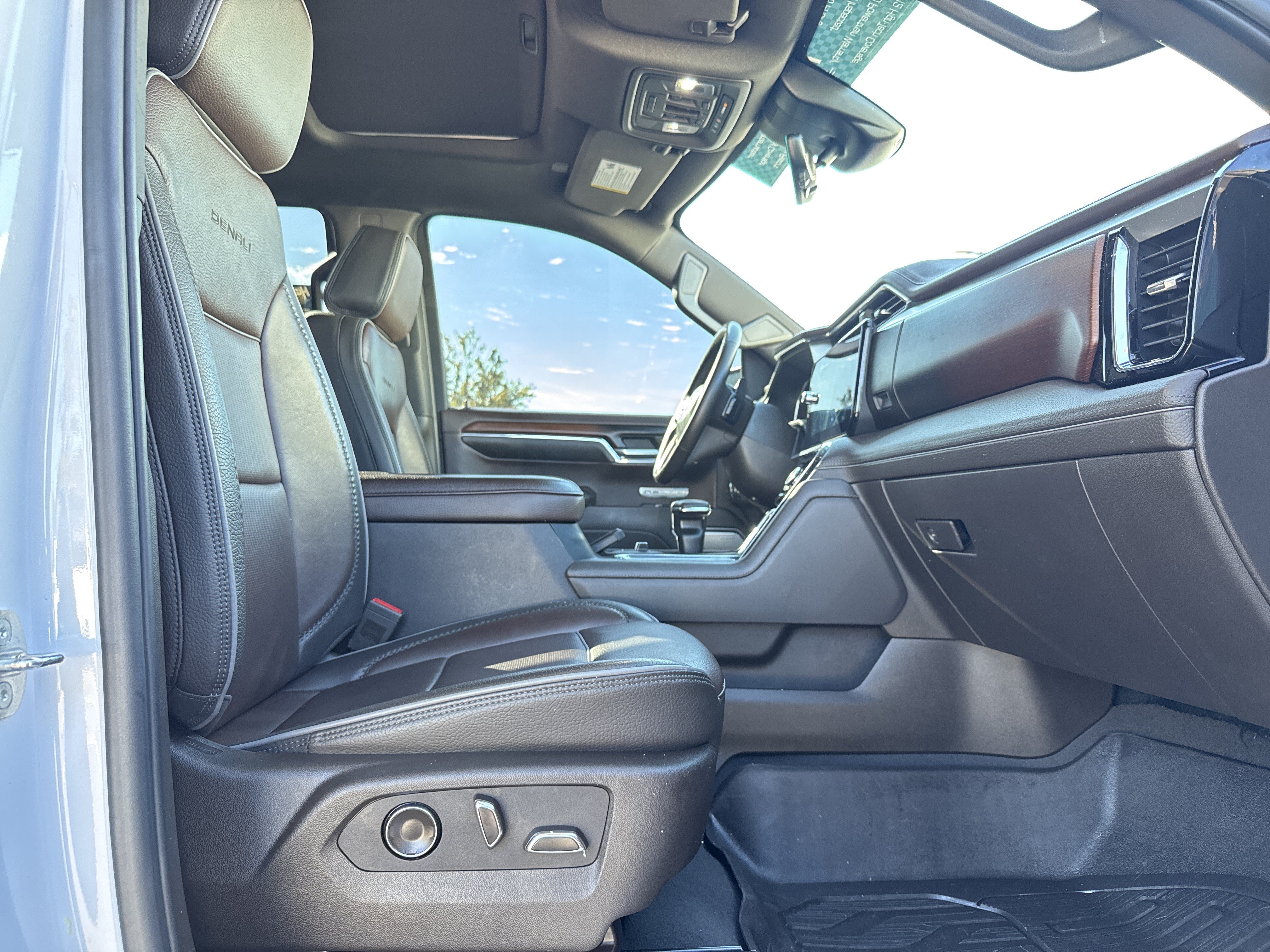 Used 2024 GMC Sierra 1500 Denali w/ Denali Reserve Package AWD/4WD image 33