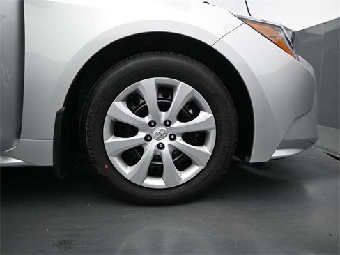 Used 2026 Toyota Corolla LE image 16