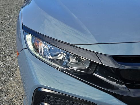 Used 2018 Honda Civic EX-L image 10