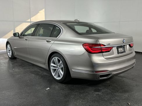 Used 2019 BMW 750i xDrive w/ Executive Package AWD/4WD image 6